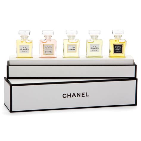 chanel essential set